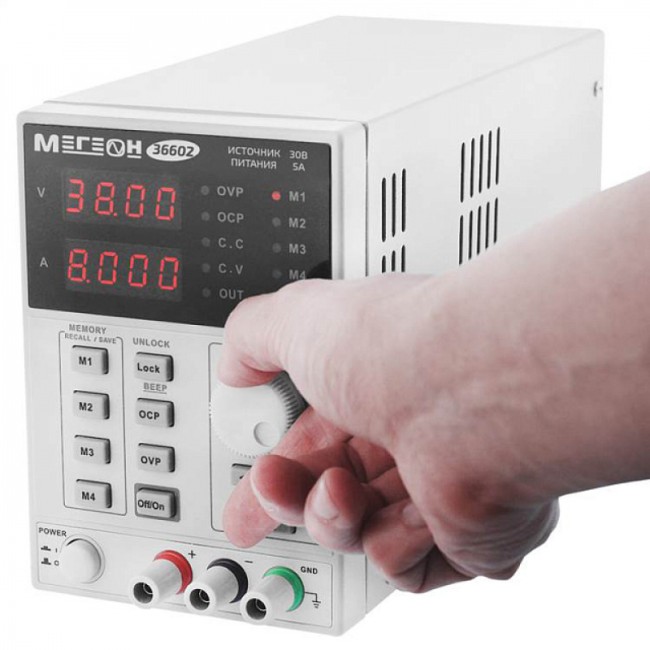 Одноканальный программируемый линейный источник питания МЕГЕОН 36602 Одноканальный программируемый линейный источник питания МЕГЕОН 36602