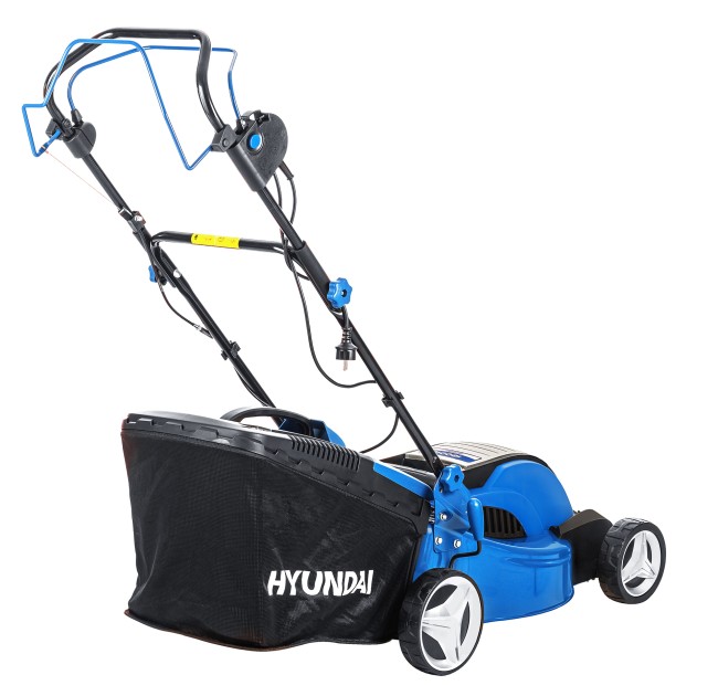 Самоходная электрическая газонокосилка Hyundai LE 4600S Drive Самоходная электрическая газонокосилка Hyundai LE 4600S Drive