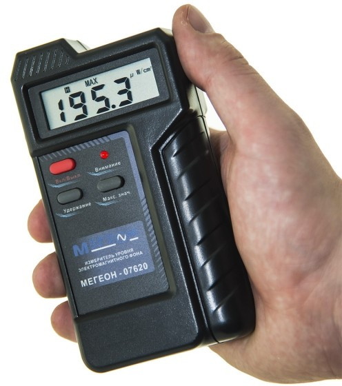 Измеритель уровня электромагнитного поля МЕГЕОН 07620 Измеритель уровня электромагнитного поля МЕГЕОН 07620